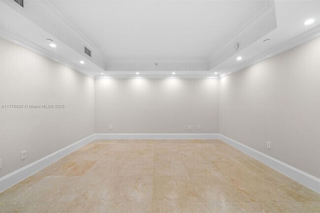 Foto del edificio - 3301 NE 183rd St