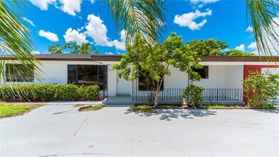 Building Photo - 4210 SW 20th St