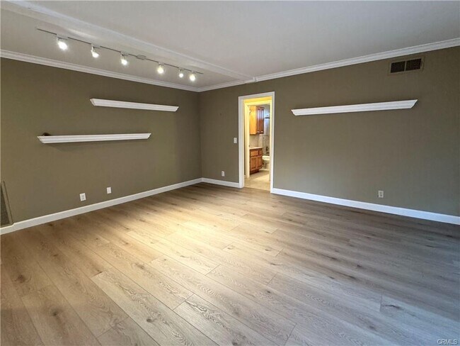 Foto del edificio - 6951 Lawn Haven Dr