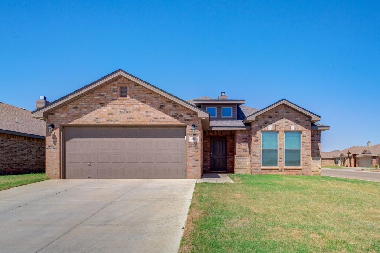 Foto principal - Quincy Park Beauty- Available Now