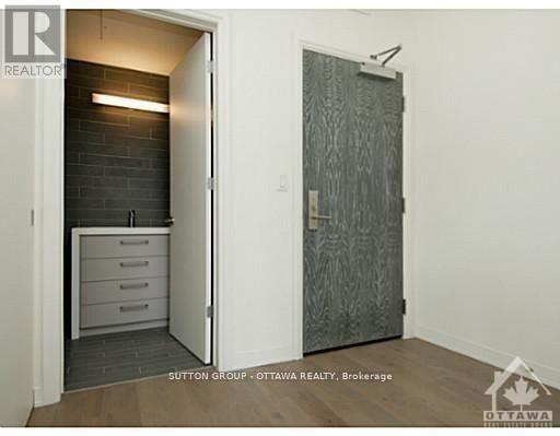 Building Photo - 428 Sparks St.