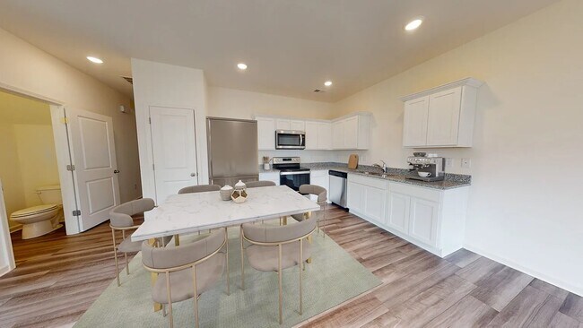 Foto del edificio - 2633 Westell Wy