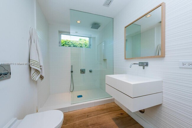 Foto del edificio - 575 W 50th St