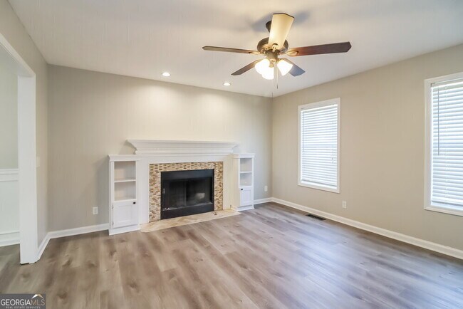 Building Photo - 211 Stoney Brook Dr
