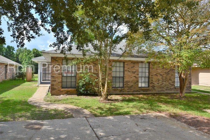 Primary Photo - 1128 Willow Creek Dr
