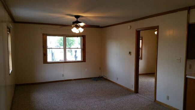 Building Photo - 211 S Main St