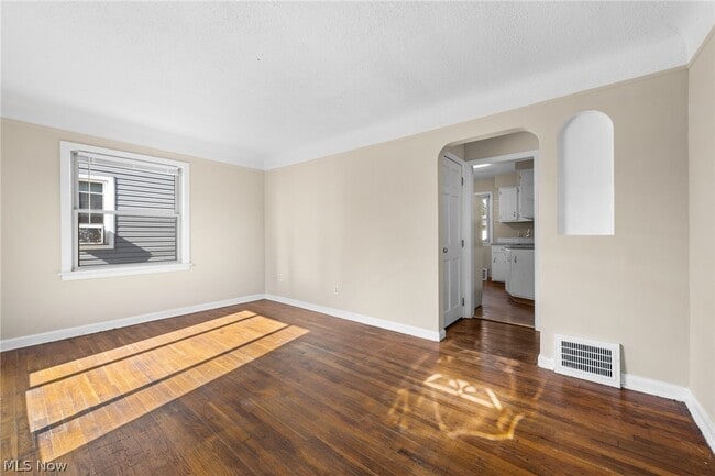 Building Photo - 2438 Brookdale Ave