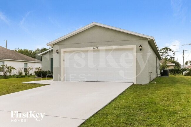 Foto del edificio - 4674 SW Ulster St