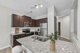 Building Photo - Crestline Cary