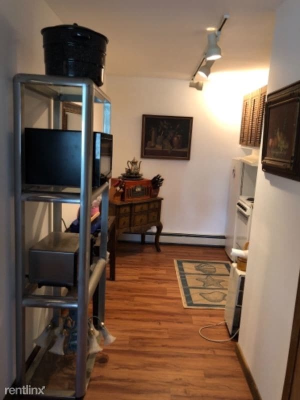 Building Photo - 1 br, 1 bath Apartment - 15 Mary Pitkin Path