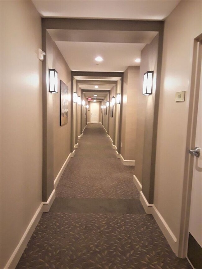 Foto del edificio - 2/2 condo in The Wellesley