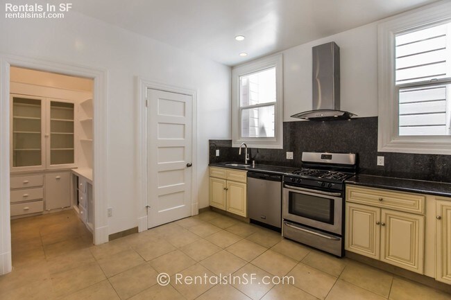 Foto del edificio - 4452 California St