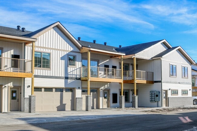Building Photo - Autumn Townhomes
