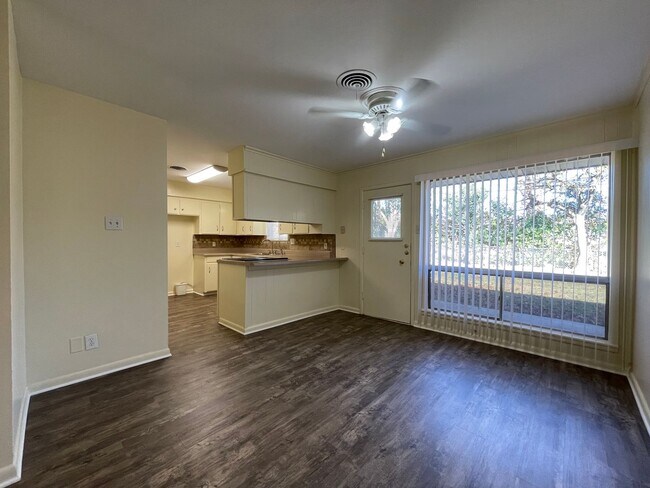 Building Photo - 4616 Fawn Dr