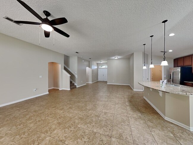 Building Photo - Base rent $2,766.00 Plus $29.00 RBP Total ...