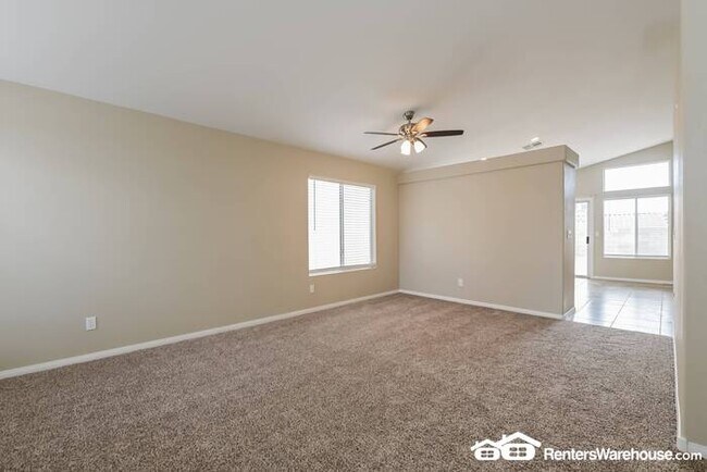 Foto del edificio - 3 bedroom 2 bathroom one story home, with ...