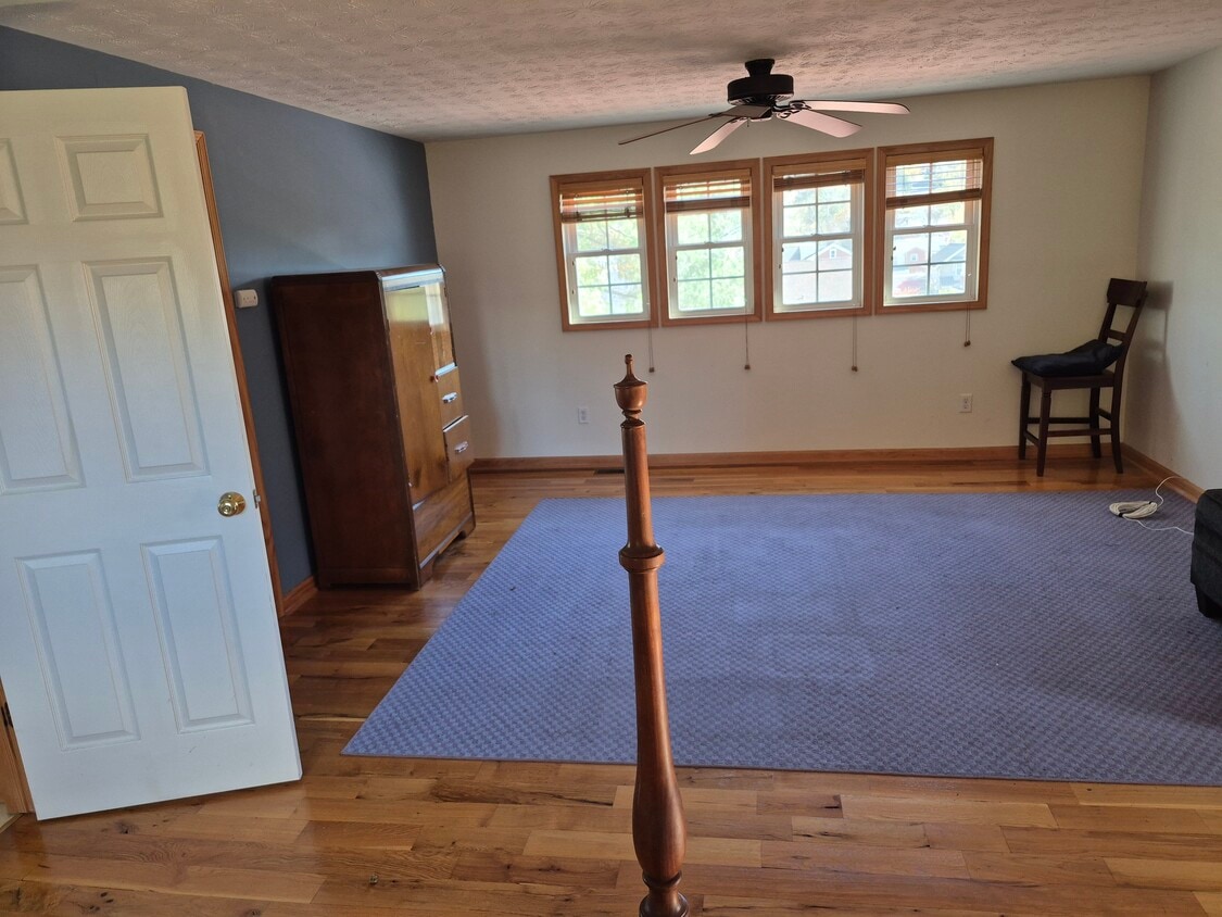 Building Photo - 621 Gypsy Ave