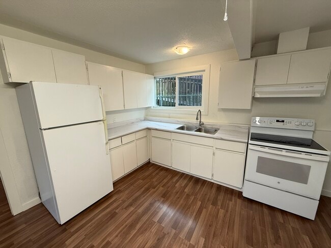 Building Photo - 202 Derby Pl