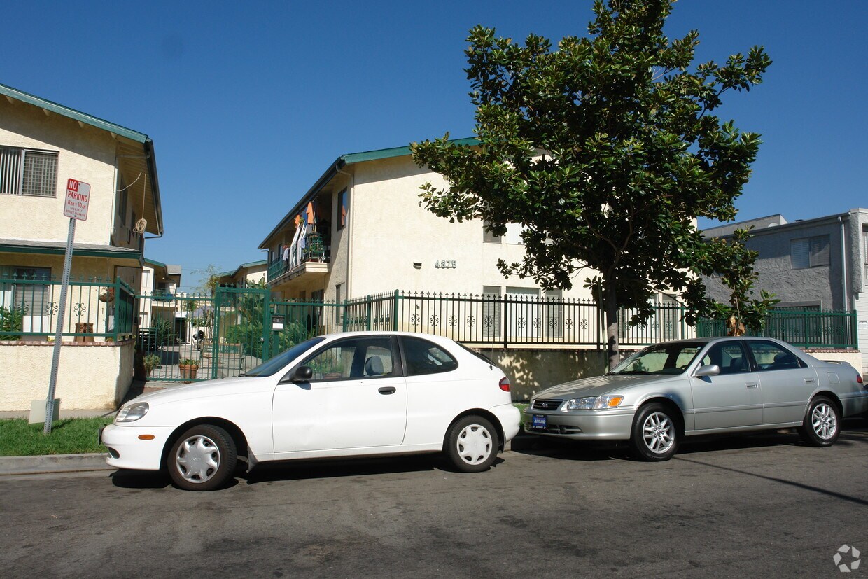 Foto del edificio - 4375 Ventura Canyon Ave