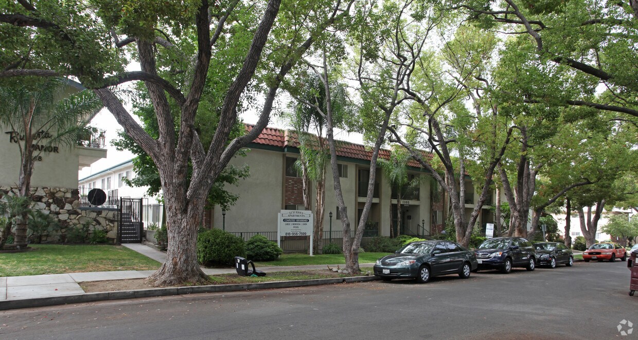 Primary Photo - Luxurious Apartments