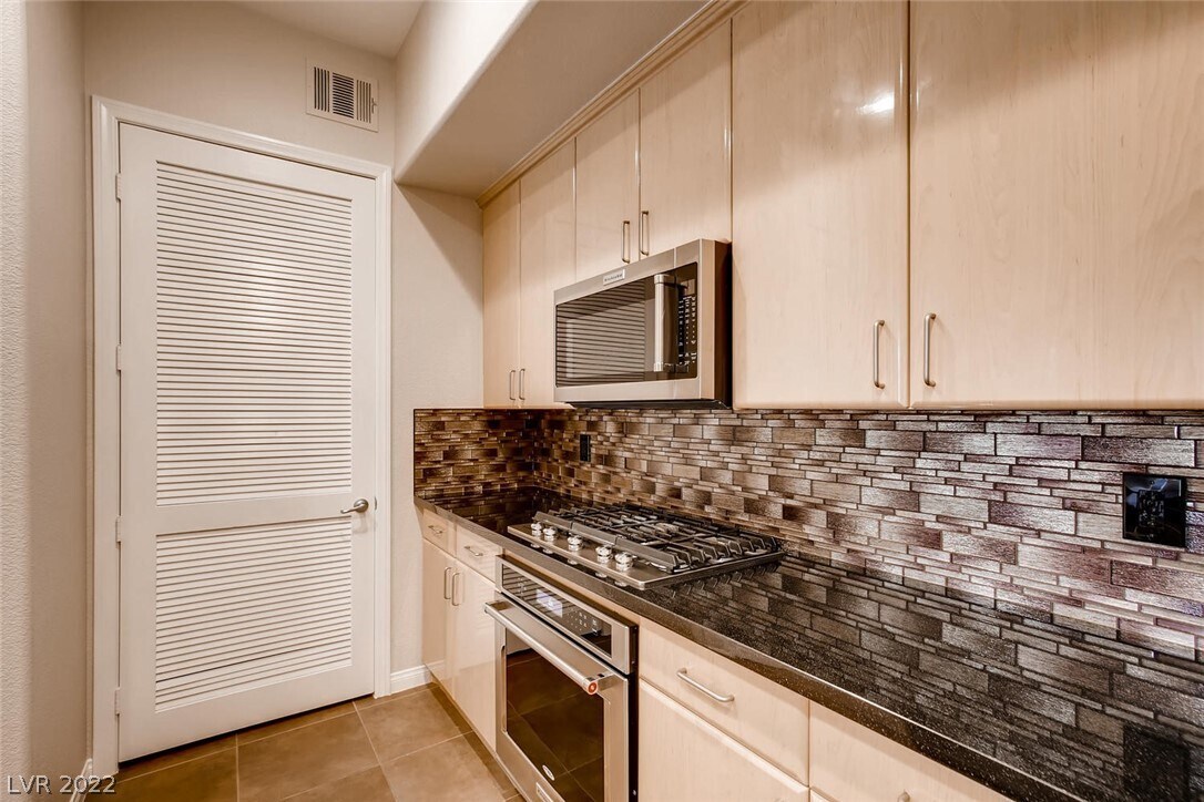 Foto principal - 56 E Serene Ave