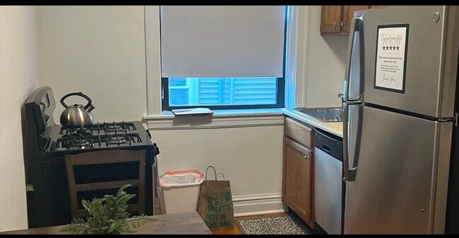 Foto del edificio - 1913 W Larchmont Ave