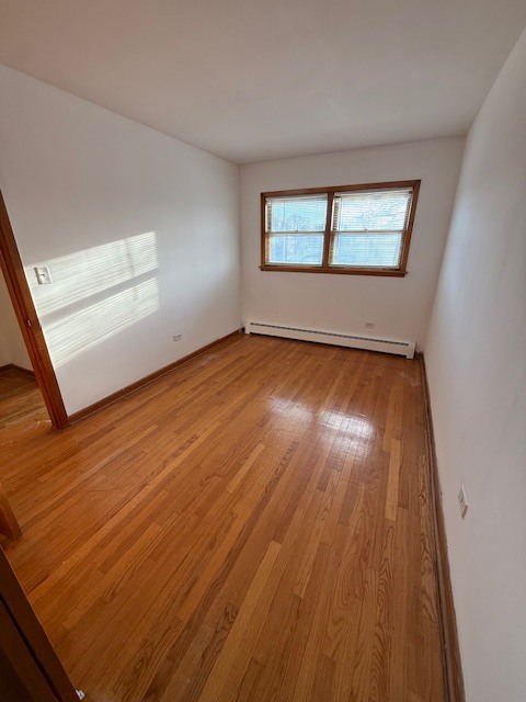 Bed 1 - 1214 E Northwest Hwy