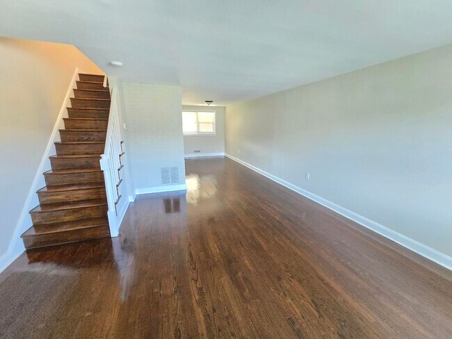Foto del edificio - Beautiful 3 Bedroom 1 Bathroom East Baltim...