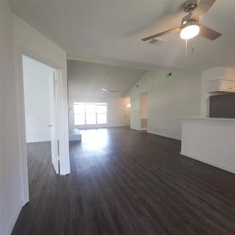 Building Photo - 1528 Vera Cruz Dr