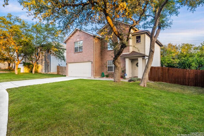 Foto del edificio - 10646 Manor Creek