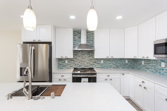 Building Photo - 2222 Carmel Valley Road