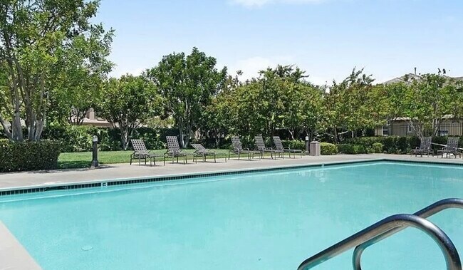 Foto del edificio - 1317 Corte Alemano