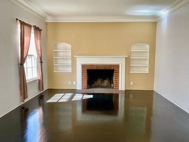 Living Room - 10463 Ashton Ave