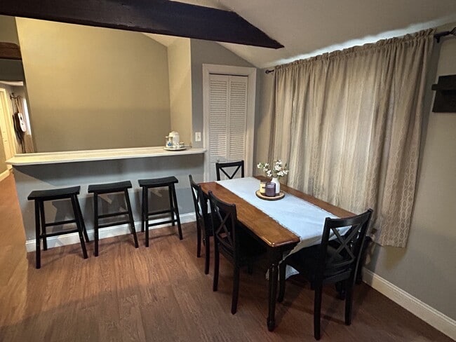 Foto del edificio - 36 Buttonwood Rd