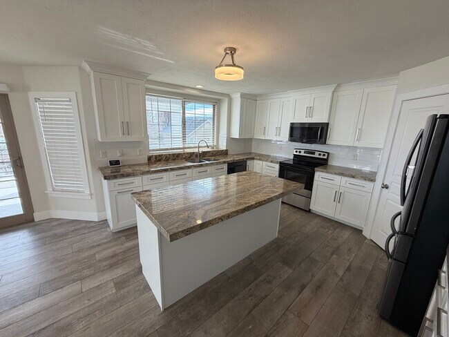 Foto del edificio - 1540 E 450 N