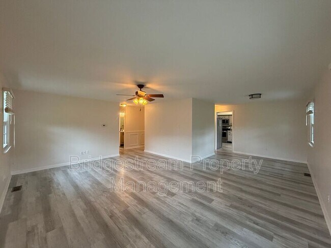 Foto del edificio - 4225 Fernbrook St