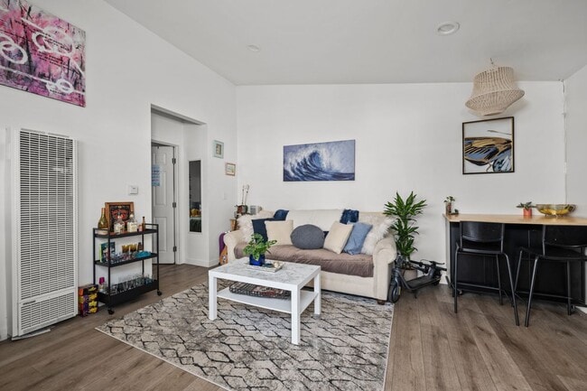 Foto del edificio - 5371 Saxon St