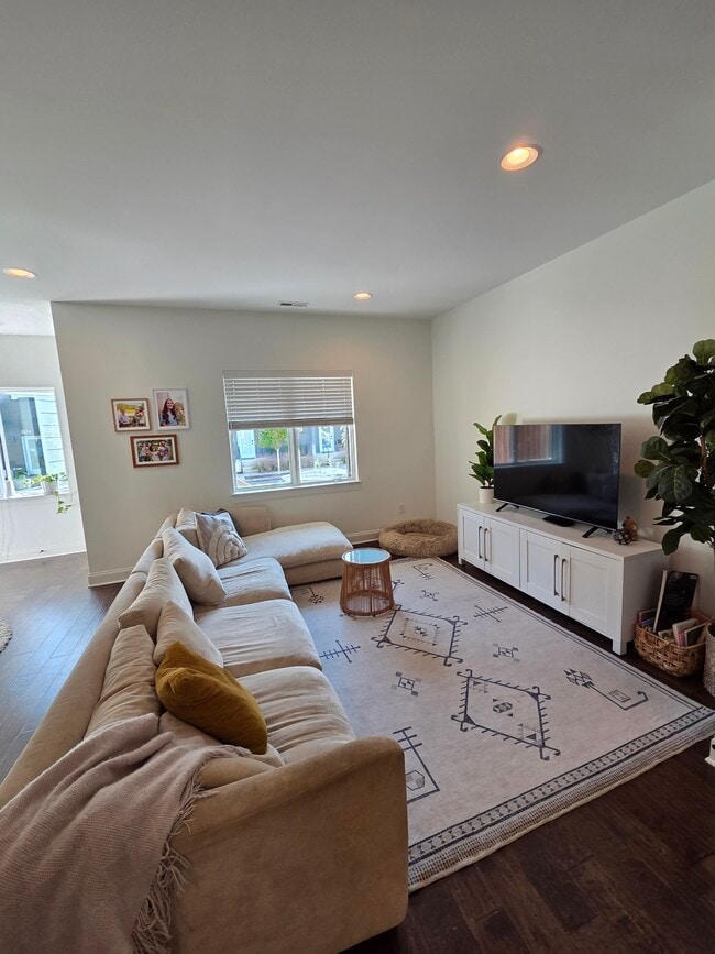 Photo - 3125 St Elmo Ave Townhome