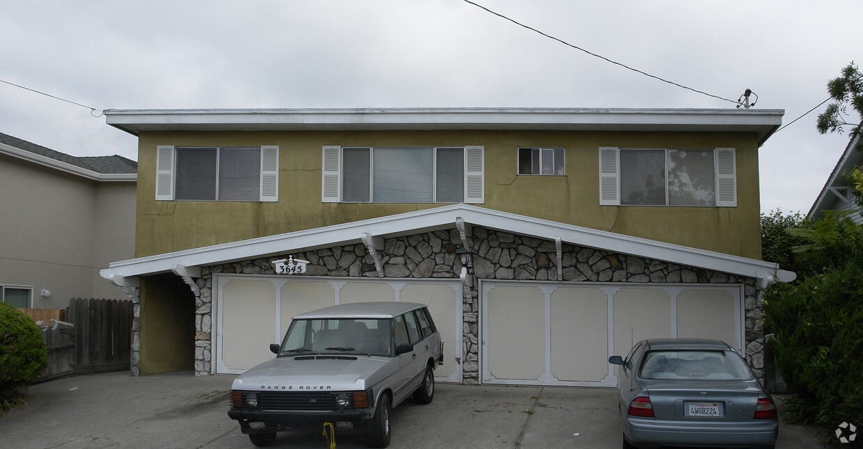 Building Photo - 3645 Loma Vista Ave