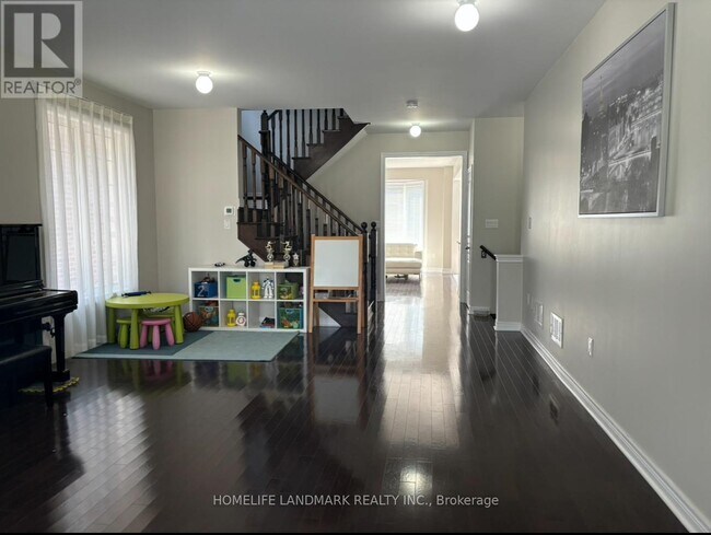Building Photo - 49 Holst Ave