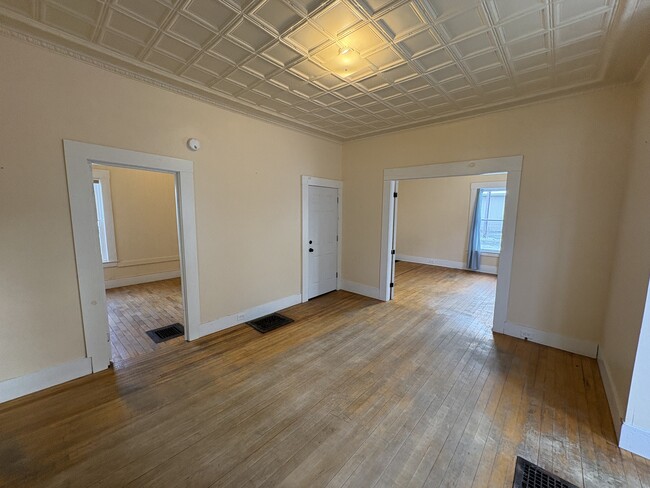 Building Photo - 165 Church St