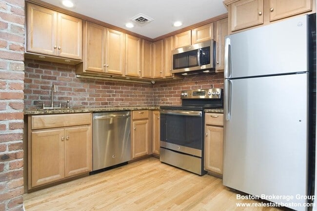 Building Photo - 95 Gainsborough St
