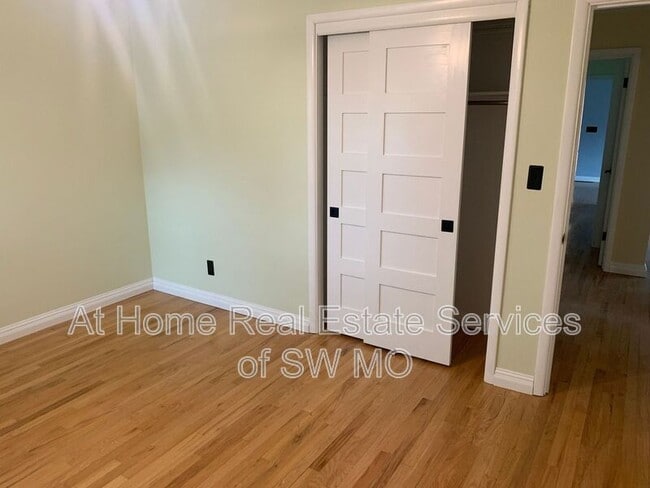 Building Photo - 2322 E Langston St