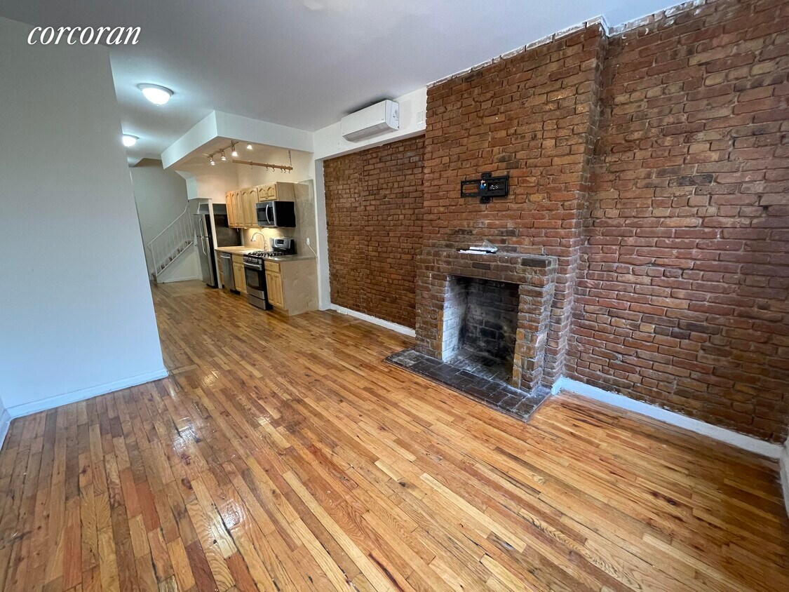 806 Macon St, Brooklyn, NY 11233 Room for Rent in Brooklyn, NY
