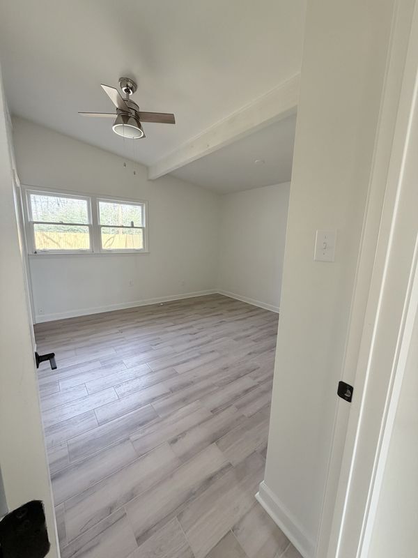 Foto del edificio - 5136 Warfield Dr