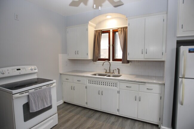Cocina - 2358 N 114th St