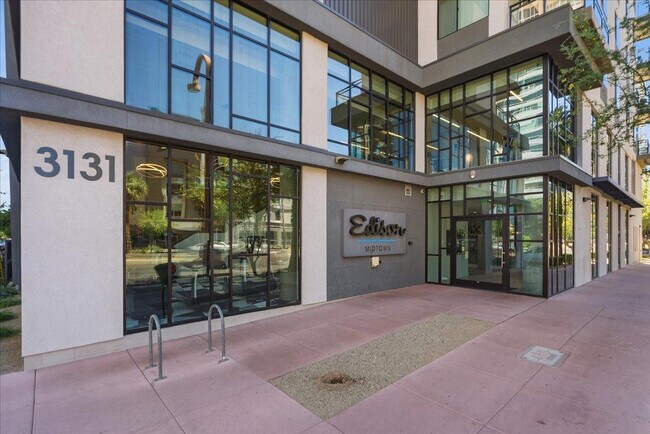 Foto del edificio - 3131 N Central Ave