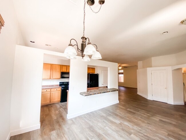 Building Photo - Beautiful 3 Bed/2 Bath home!