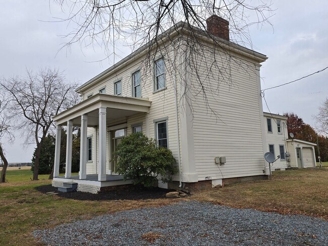 Foto del edificio - 3 Bedroom 1.5 Bath Located in Middletown