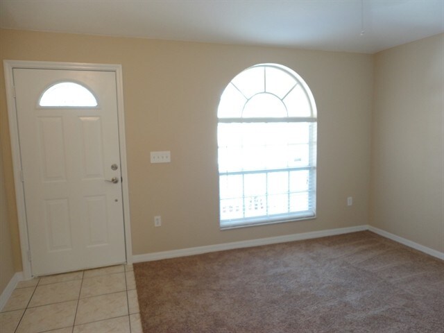 Foto del edificio - 5817 Mohr Loop